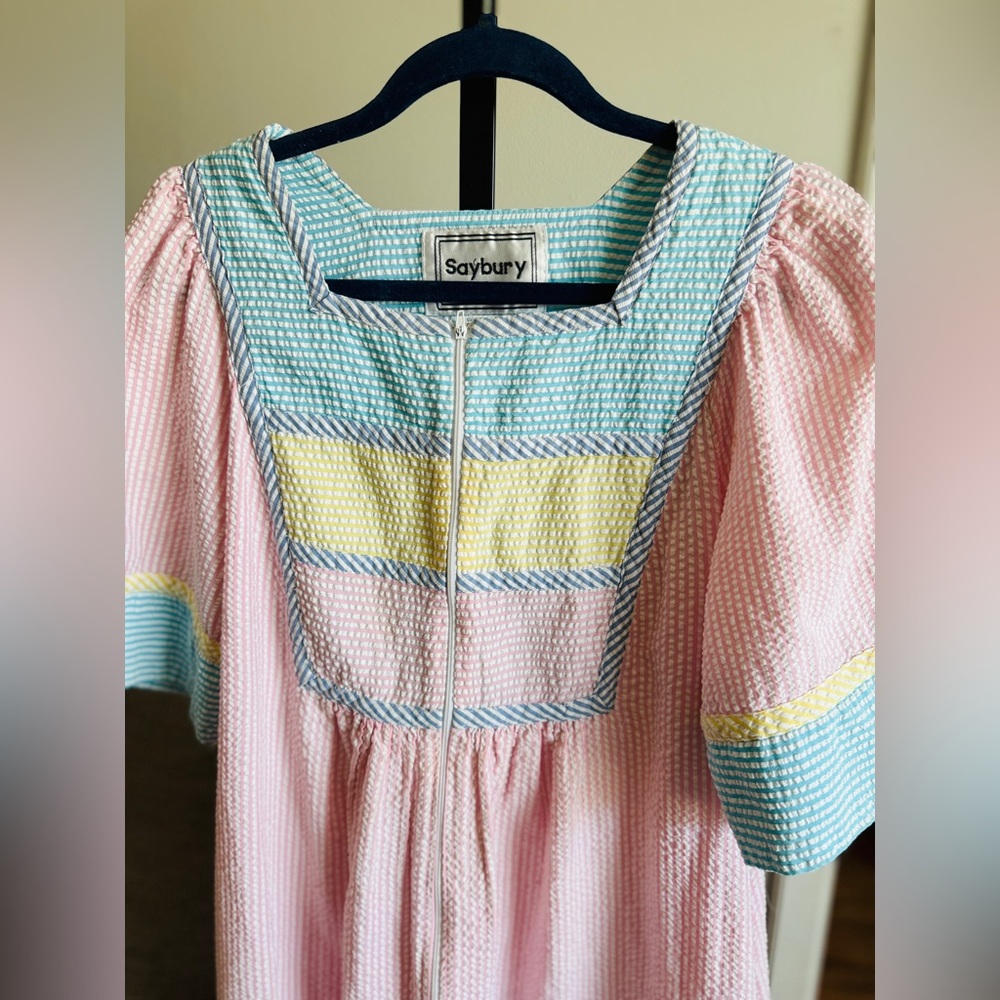 Vintage 1980’s Housecoat Seersucker Pastels Saybury.
#oo1 - Picture 3 of 6